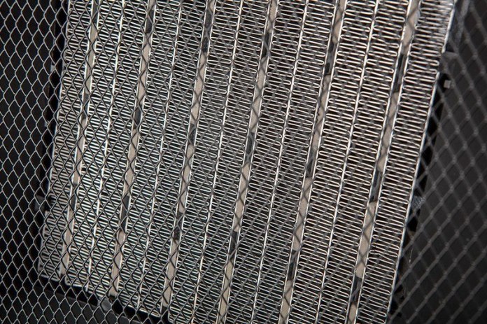 Ceramiczny element PTC w nagrzewnicy NEO TOOLS gwarantuje efektywność.